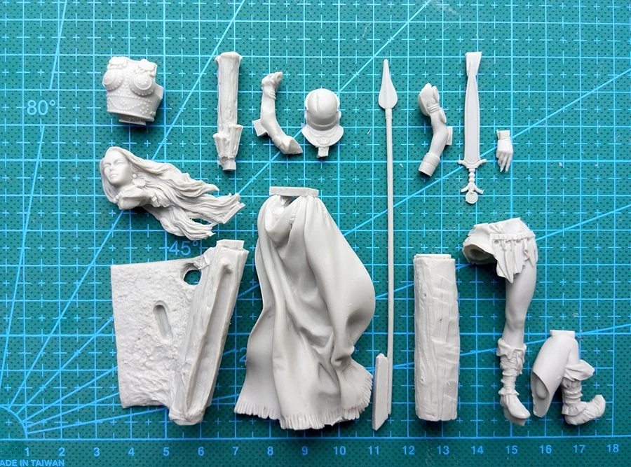 1/24 Die-cast Resin Figure Model Assembly Kit Medieval Mannequin Toy Unpainted Free Delivery (75mm)