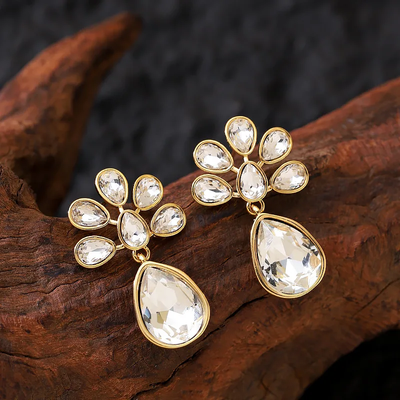 

Stylish and simple super sparkling zircon flower earrings, light luxury, high-end niche, light luxury and exquisite earrings