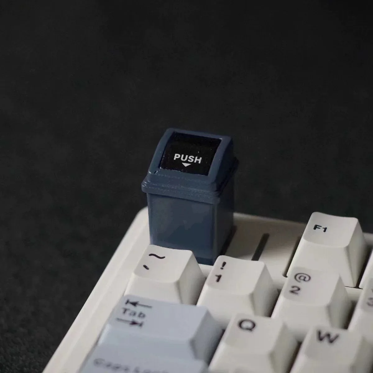 

Trash Can Personalized Keycaps Resin Keycaps Interesting Novel Decorative Key Caps for MX Mechanical Keyboard