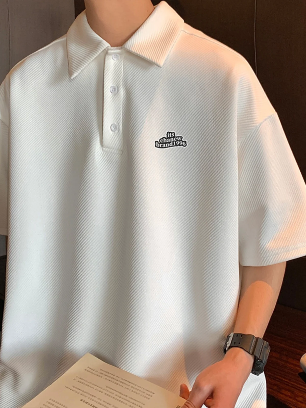 

White irt Men's ort Sve Turn-down Collar T-irt Summer Youth Faion Breathable Lightweight Casual Top