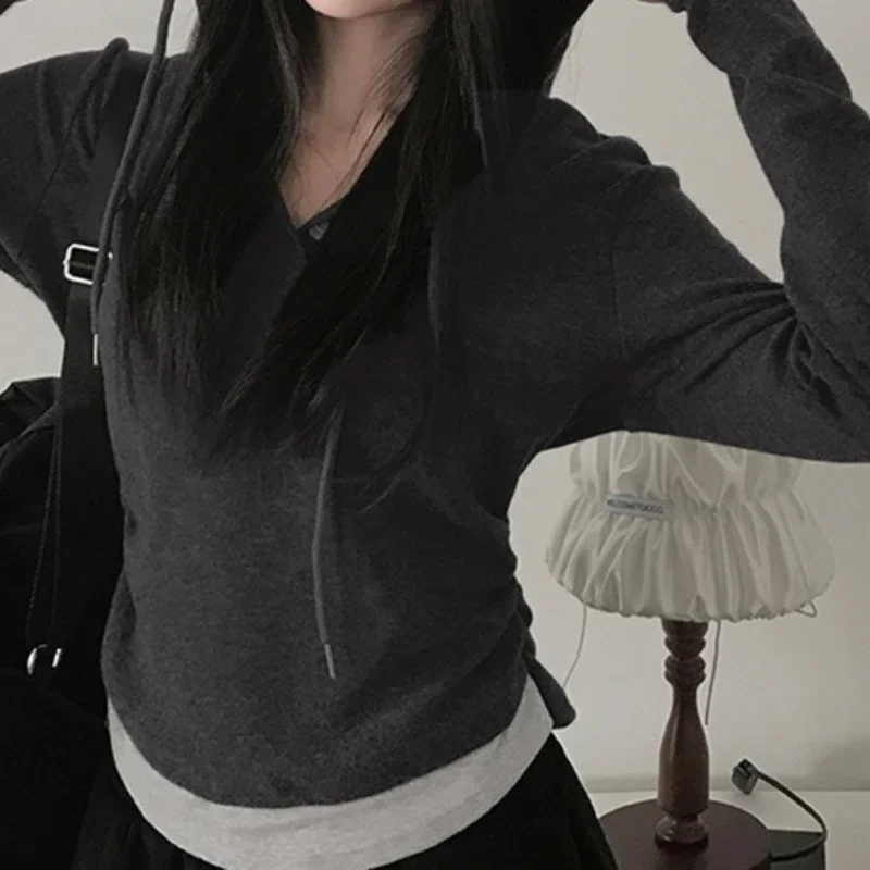 

Style Pure Lust Hottie Style Hooded Long-sleeved T-shirt Design, Slim Fit, Color Matching Inner Casual Top for Women