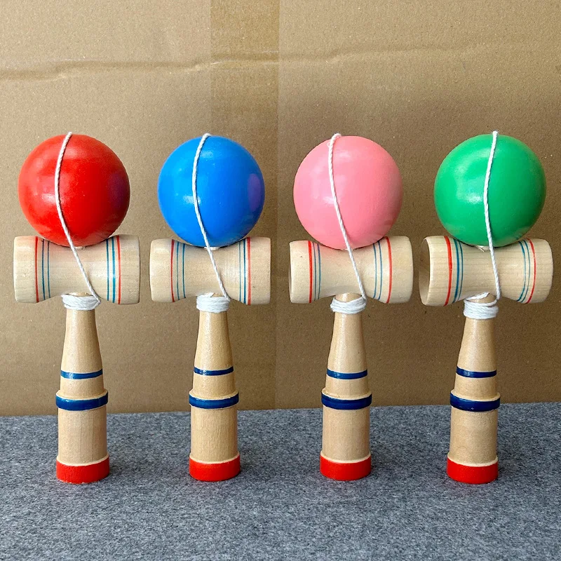 Brinquedo de jogo de bola de habilidade para iniciantes, espada interativa e design de jade com padrão de sol e lua, divertido jogo de festa competitivo