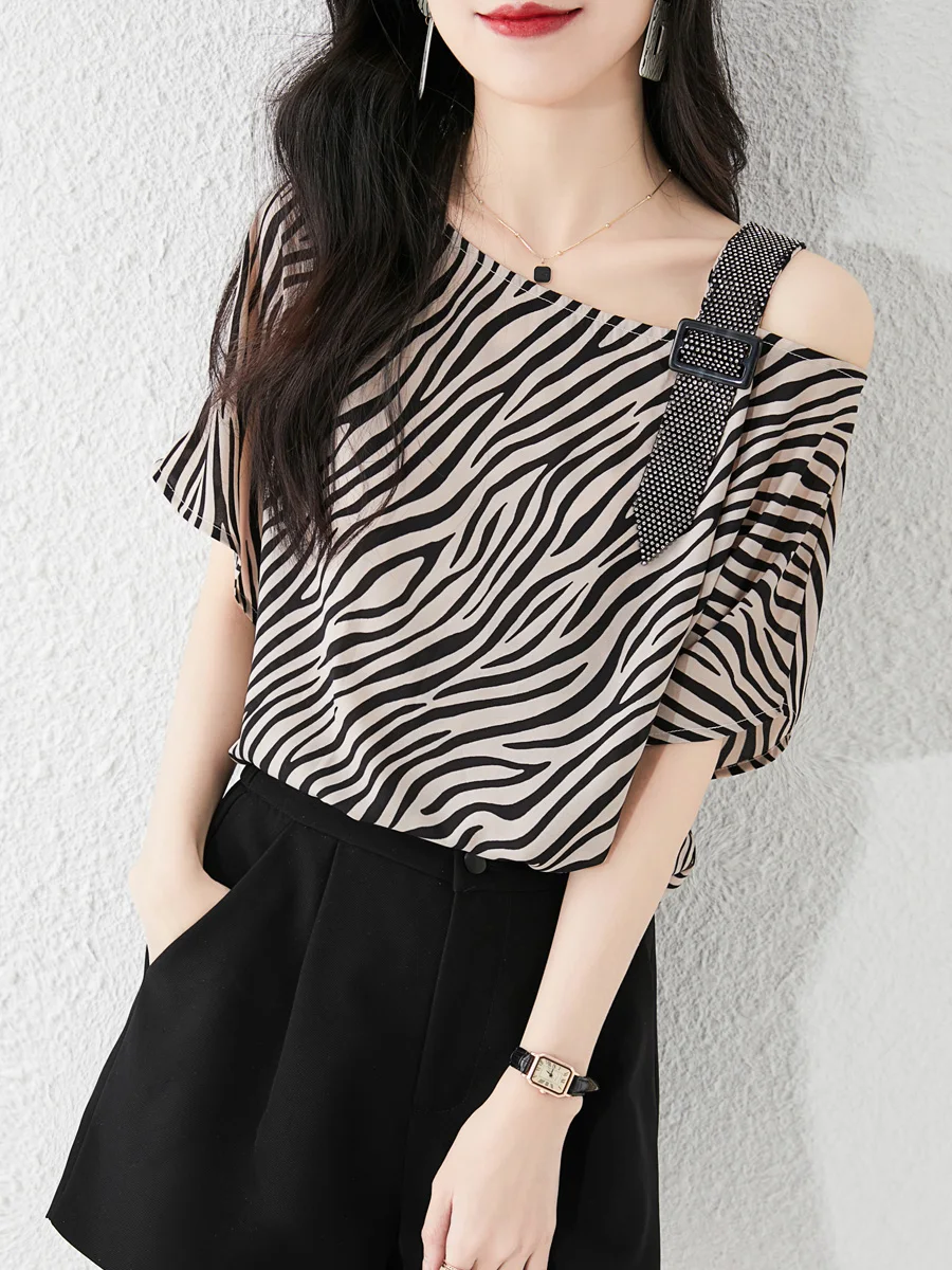 

Elegant Zebra Print Slim Fit Top for Older Women Summer New Style Large Size off Shoulder Beautiful Mom Young Looking Shirt