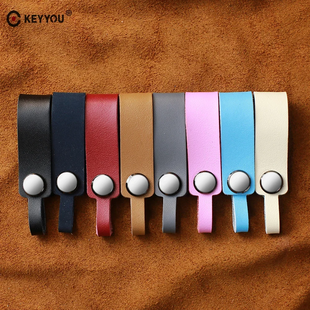 KEYYOU New Model Style Leather Tow Straps Material Smooth Surface Car Key Ring Chain Car Interior Keychain For Car Auto