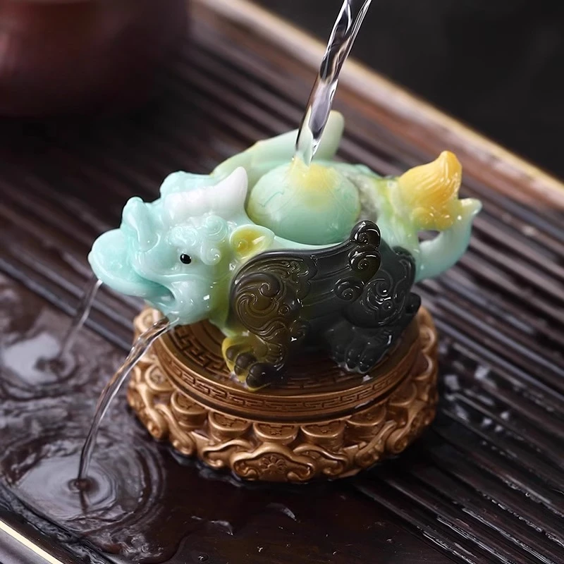 

Time comes and goes, high temperature color-changing water spray Pixiu tea pet ornament can raise tea table tea tray decoration