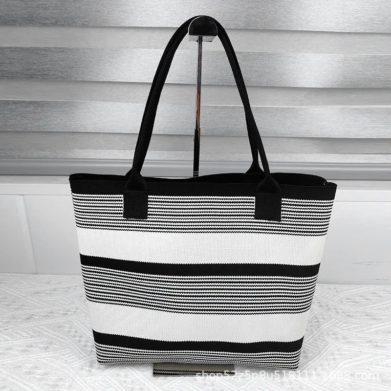 

2026 new large-capacity knitted handbag, bucket bag, shoulder bag, women's bag, fashionable versatile single-shoulder tote bag