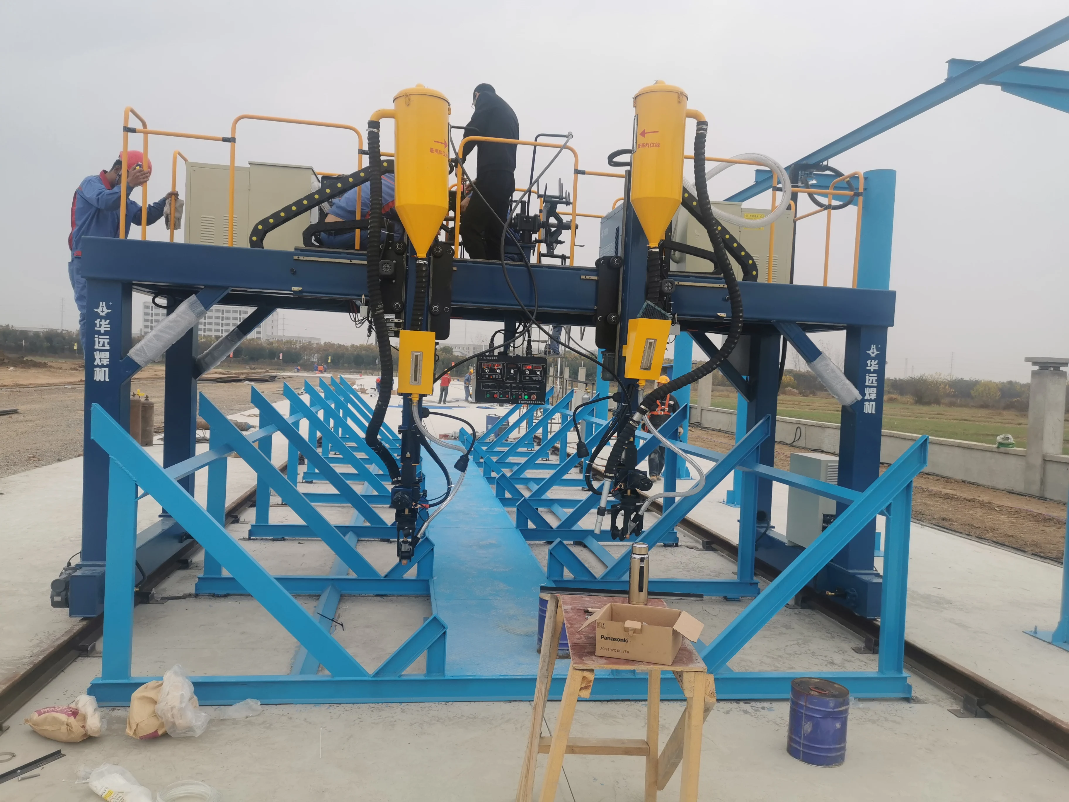 Huayuan الثقيلة LMZ-4000 معدات لحام أوتوماتيكية جسرية لحام هيكل فولاذي كبير مع آلة لحام SAW