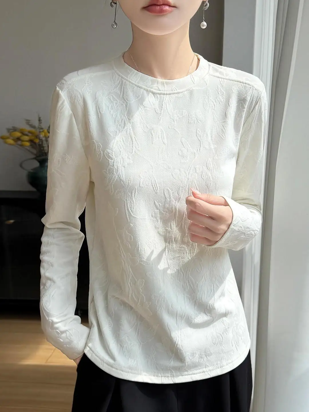 New Chinese Style Long Sleeve Knitted Top Women's Loose Fit round Neck Embroidered Slimming Base Layer T-Shirt Soft Comfortable