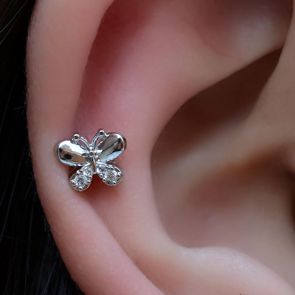 1 Stück 20G Winziger Kristall-Schmetterling Knorpel-Ohrstecker aus Edelstahl mit Zirkonia für Conch, Rook, Tragus, Damen Flachpiercing-Schmuck – Detail 9
