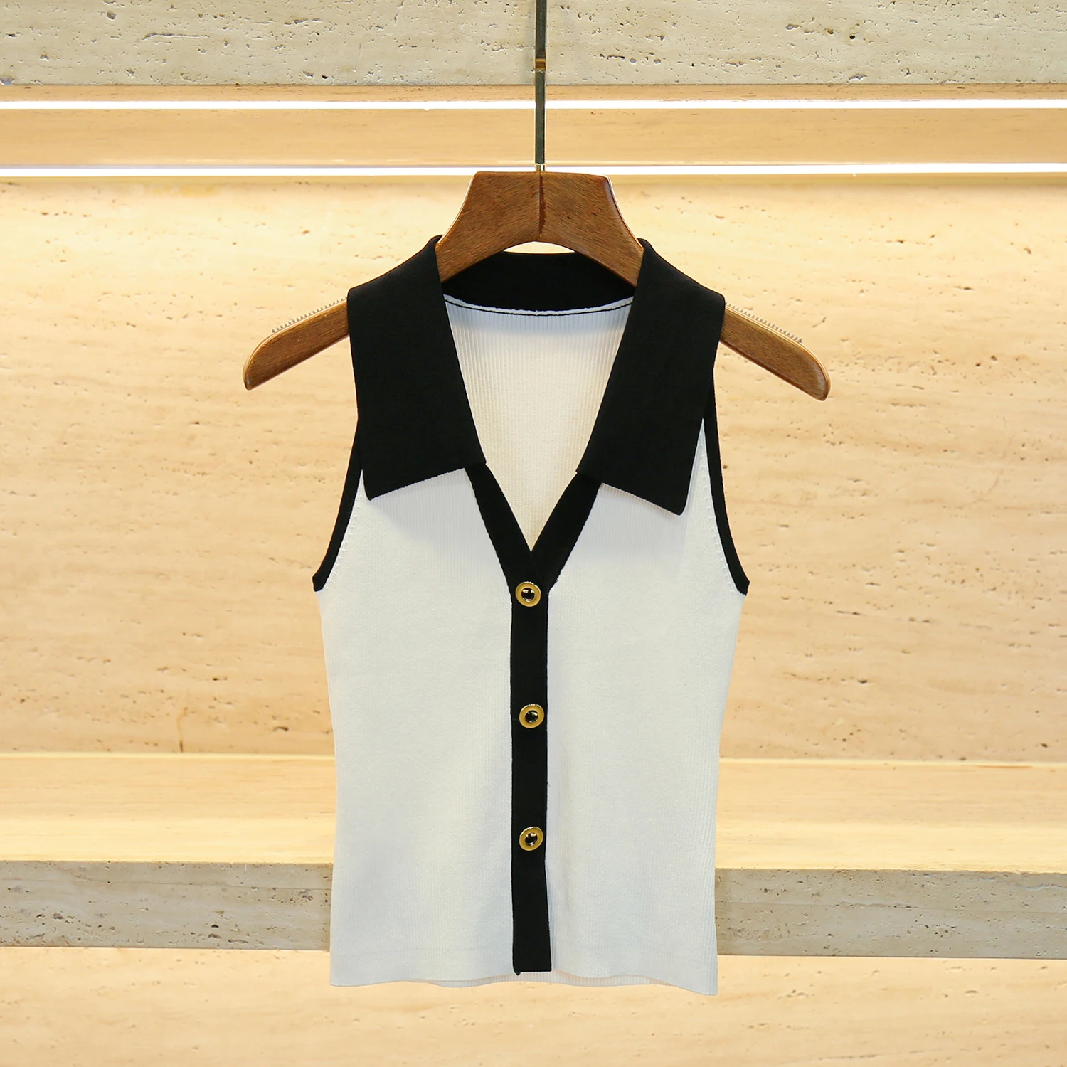 

High-End Women's Knitted Vest Top Summer Casual Slim Fit Collared Versatile ort Length Faionable Ladies' Wear