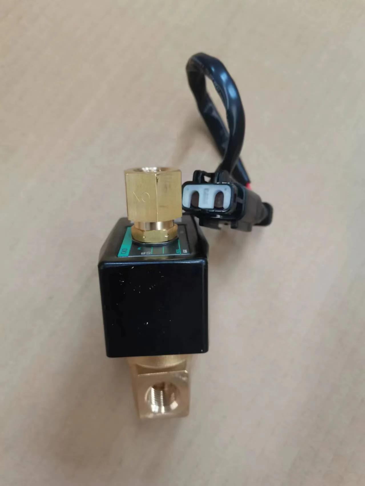 純正ホイールローダー部品 WA700 SA12V140 SA6D140 燃料配管バルブ 600-815-7581