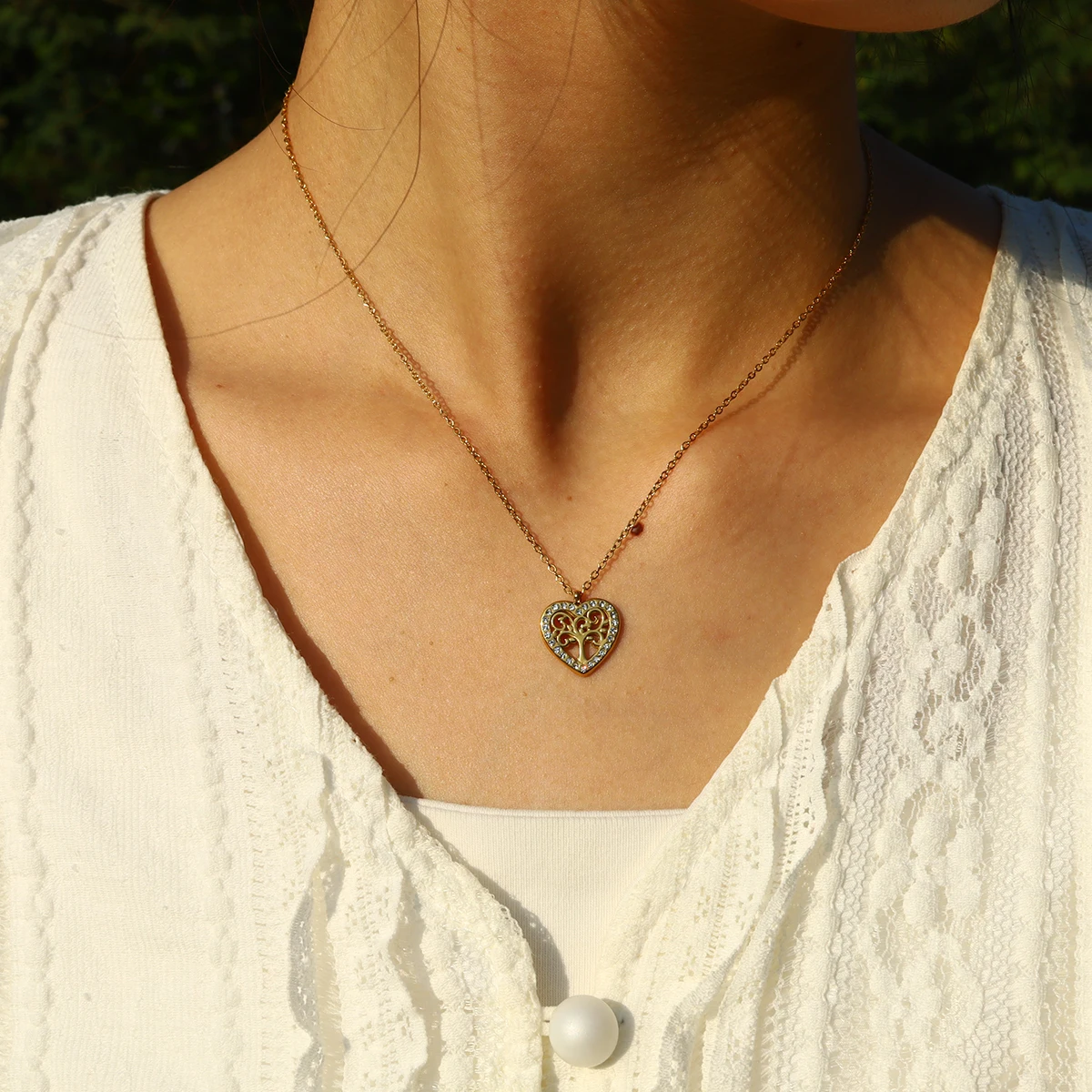 WILD & FREE Edelstahl Hohlherz Anhänger Halsketten für Frauen trend ige exquisite 18 Karat vergoldeten wasserdichten Schmuck