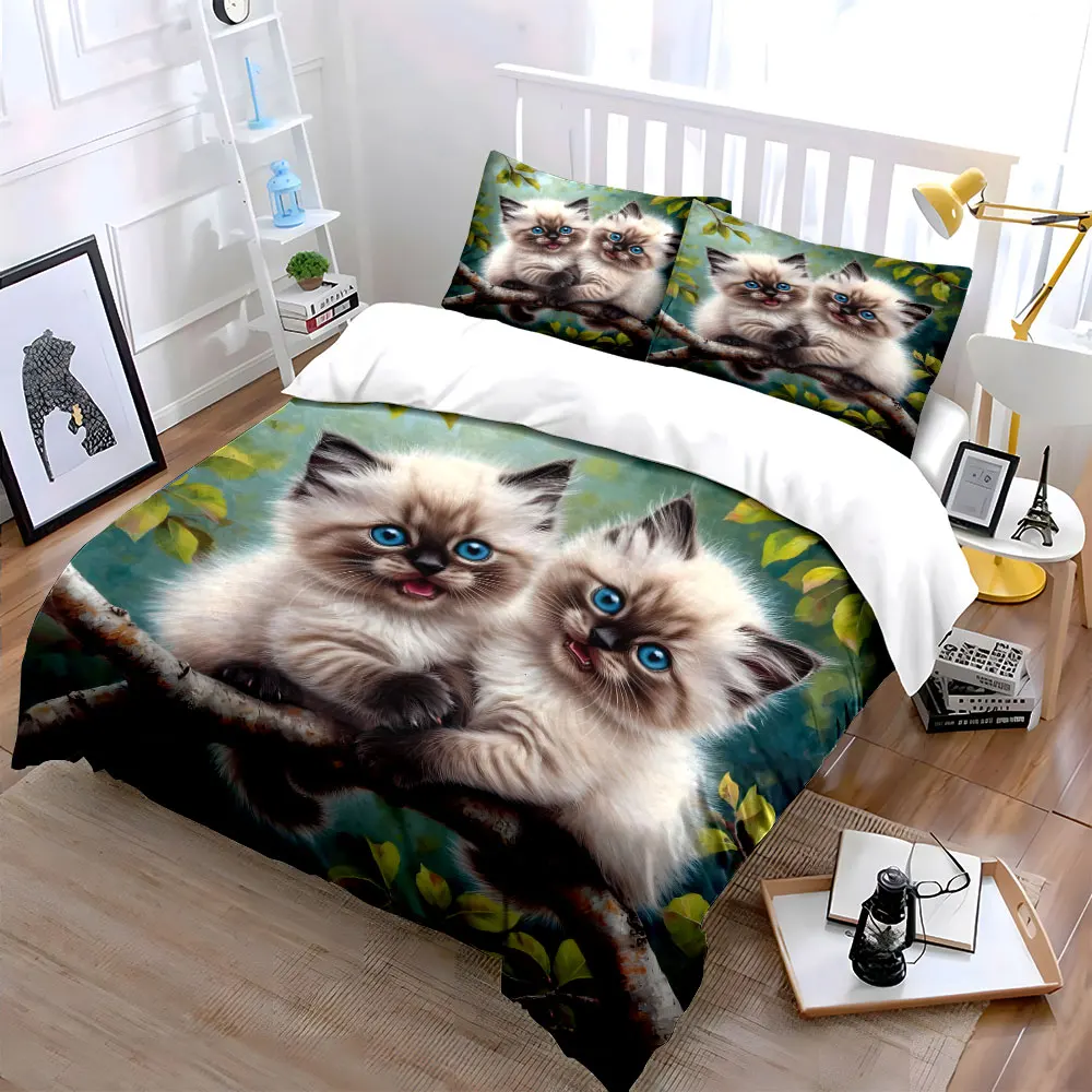 Fluffy kittens with blue eyes on branch Print Bedding Set 1 Duvet Cover 2 Pillowcases for Adult and Children Luxury Gift