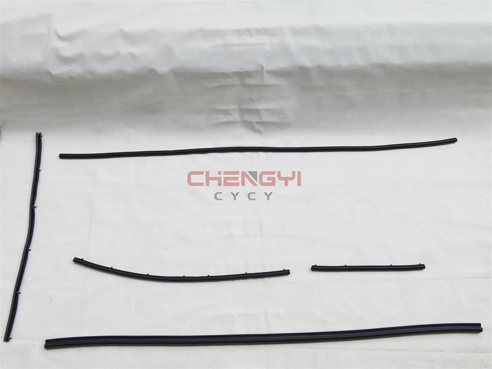 1PCS Engine Hood Sealing Strip Rubber Strip Per For Pajero Montero V87W V93W V97W 5902A017 5902A015 5902A016 5902A054 MR523297