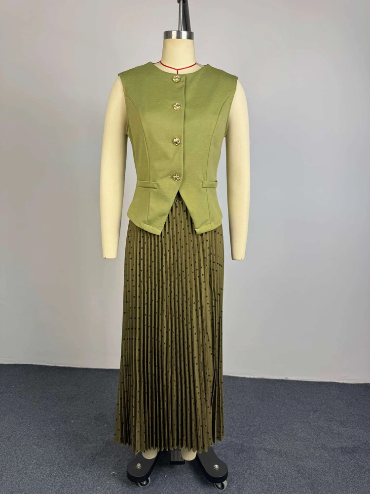 Elegantes 2-teiliges Damen-Outfit: Ärmelloses Peplum-Top mit Goldknöpfen und gepunkteter Midi-Faltenrock – Formelles Business-Set für das Büro – Detail 13