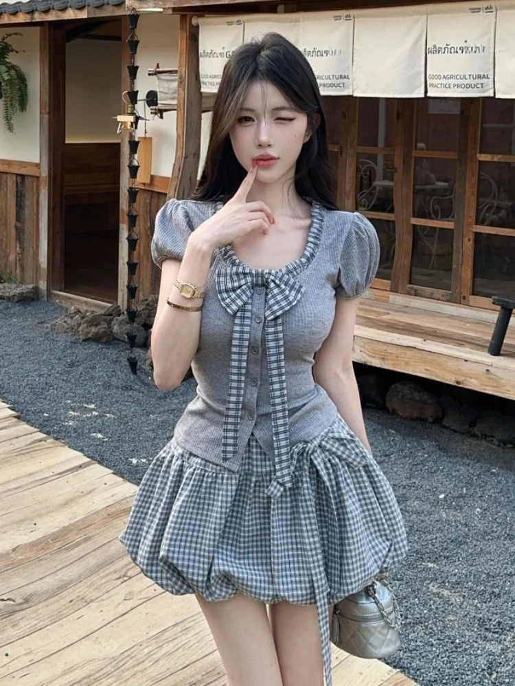 Sweet And Spicy  Knot Short Sleeve Low Neck Summer Outfit for Trendy Girls Unique Floral Shorts Pants Set Casual Wear view 3