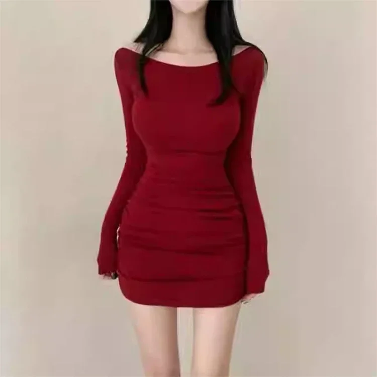 Koreanisches, schulterfreies, verstellbares, einseitiges Damenkleid mit tailliertem Schnitt, plissiertem Rock, figurbetont, schmal geschnitten, schick, figurbetont, Midi- und Minikleider – Detail 2