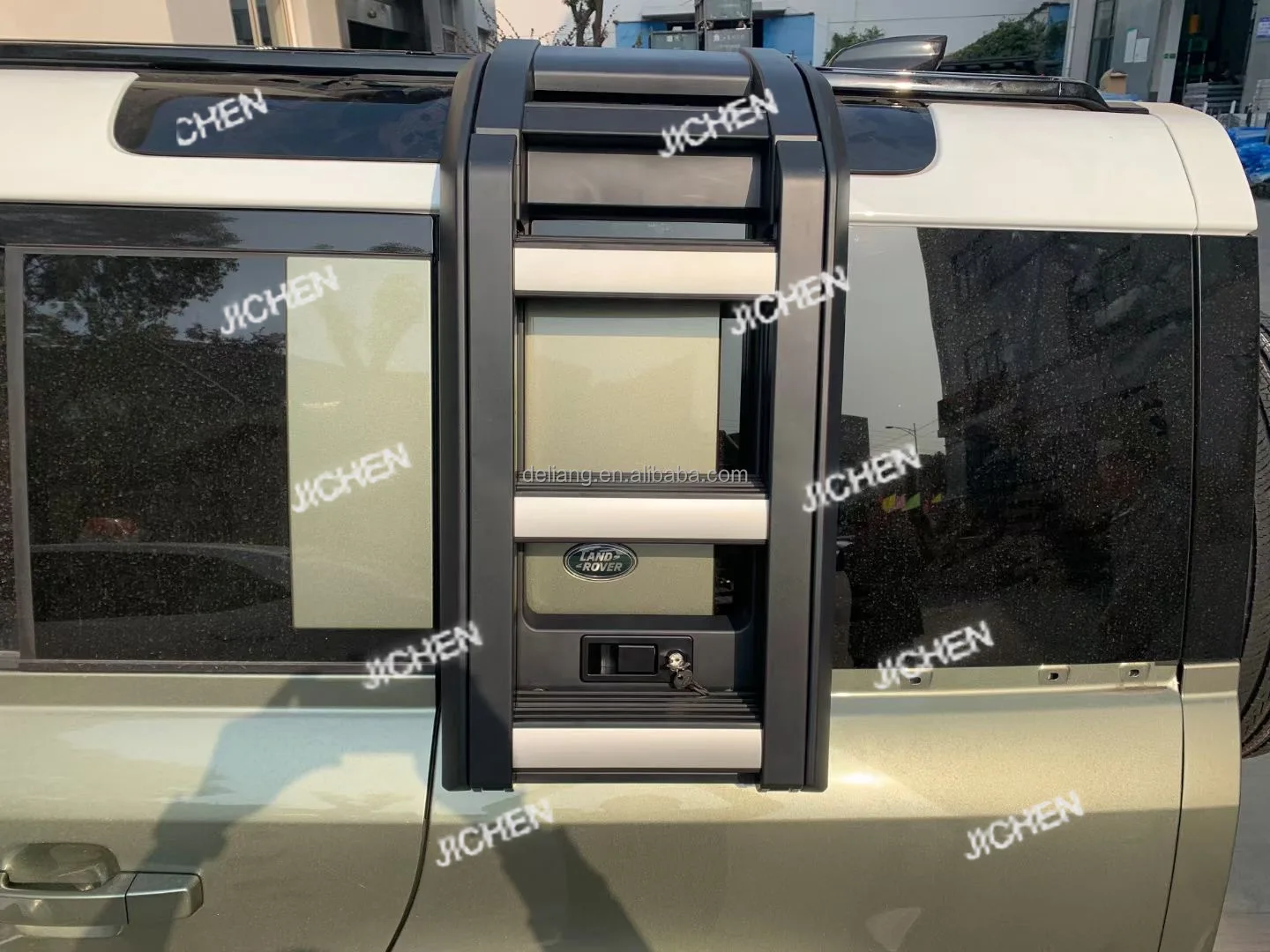 For Land Rover Defender L663 2020 + Expandable Roof Side Ladder Defender L663 2020 + Expandable Roof Side Ladder