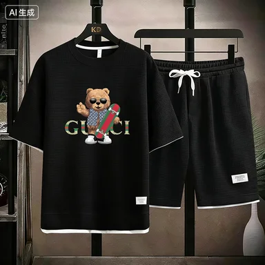 

Summer new men's short-sleeved set, a fashionable outdoor casual men's short-sleeved T-shirt and sports shorts 2-piece set