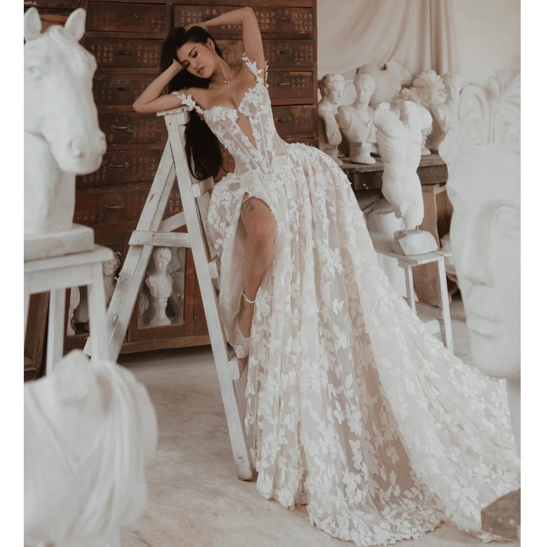 Bohemian Wedding Dresses Bustier Corset Elegant Bridal Gown Lace Appliques Side Slit Luxury robe de mariée Customized