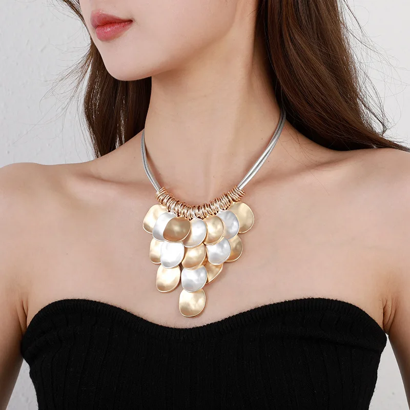 The new foreign trade  special supply is simple style, European and American geometric metal fashion contrast