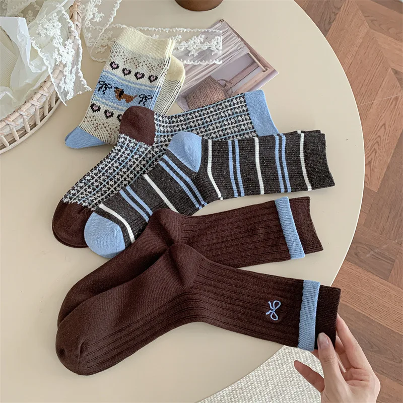 

5 pairs of autumn winter women's sweat absorbing odor proof mid tube socks retro trendy versatile comfortable cotton socks