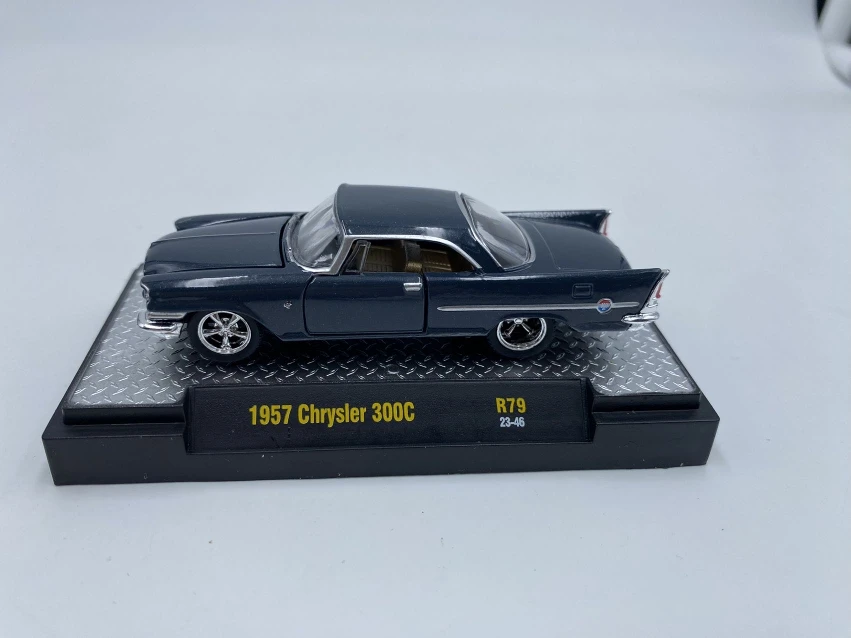 M2 MACHINES 1:64 1957 chrysler 300c Collection die cast lega modello di auto decorazione regalo