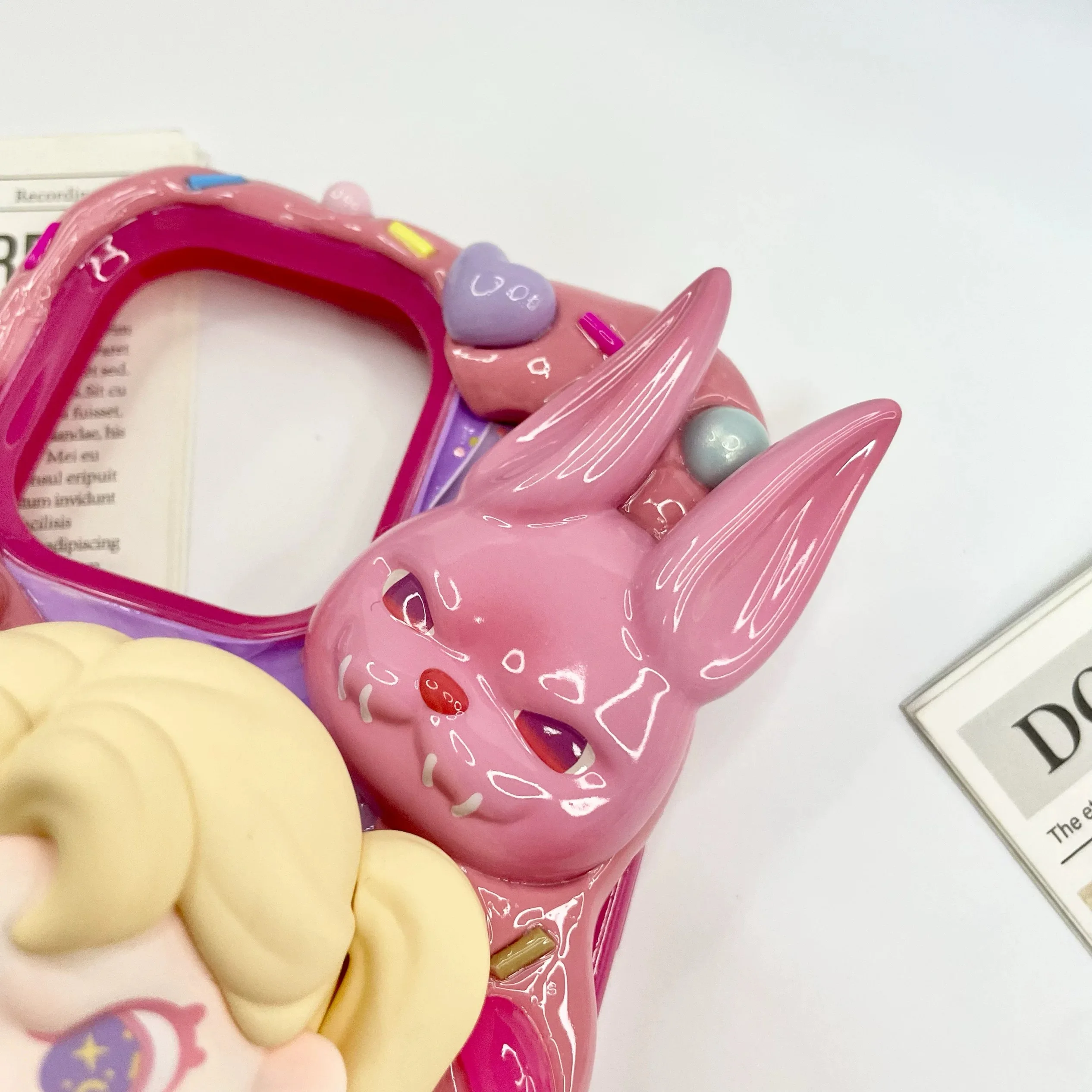 La funda terminada para teléfono móvil está personalizada. Encuentra el servicio al cliente para noter el modelo y se enviará dentro de 15 días.