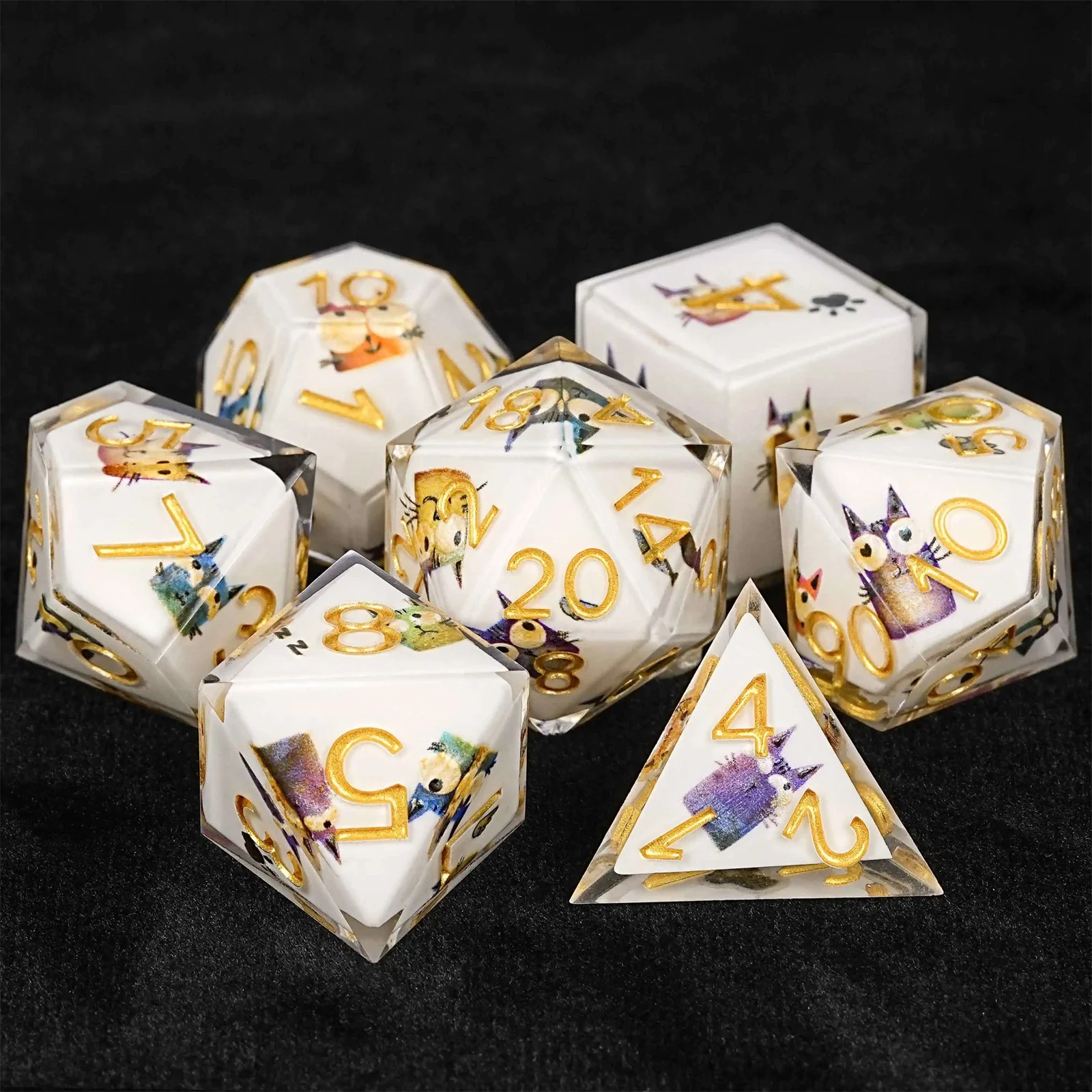 

1-7Pcs DND Solid Resin Cute Cat Kitten Dice Set Golden Word White Multi-sided Polyhedral Dice for D&D COC Role RPG Table Game