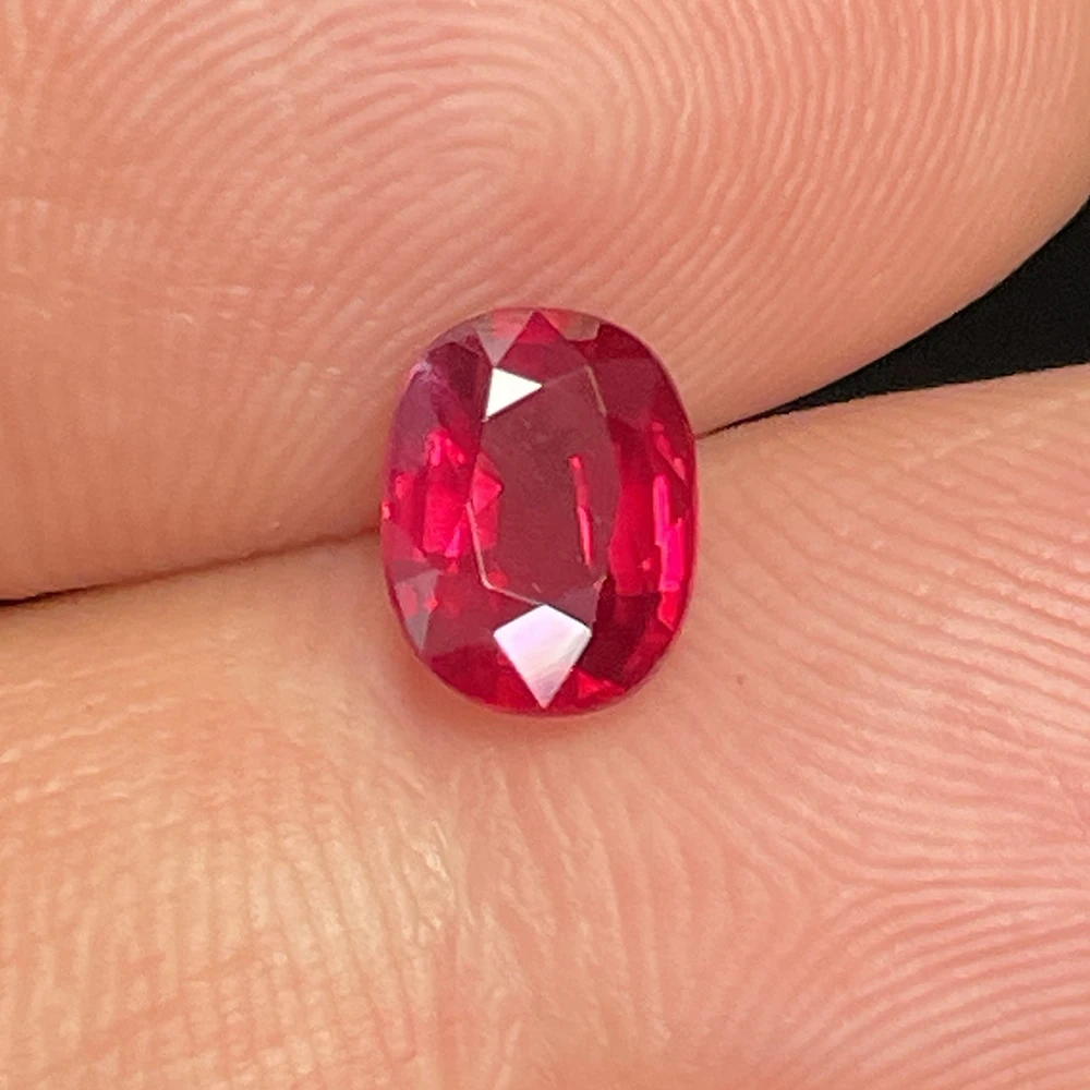 Ruby Gemstone Natural Ruby Pigeon Blood Ruby 2.1ct Oval No Heating AIGS Certificate Ring Pendant Earth High And Customization