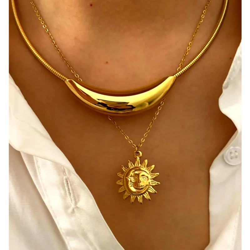 Titanium Steel Smiling Face Pendant Collar Necklace Women Girls Gifts Fashion Jewelry Hot Sale Party Gift 2026 New Style