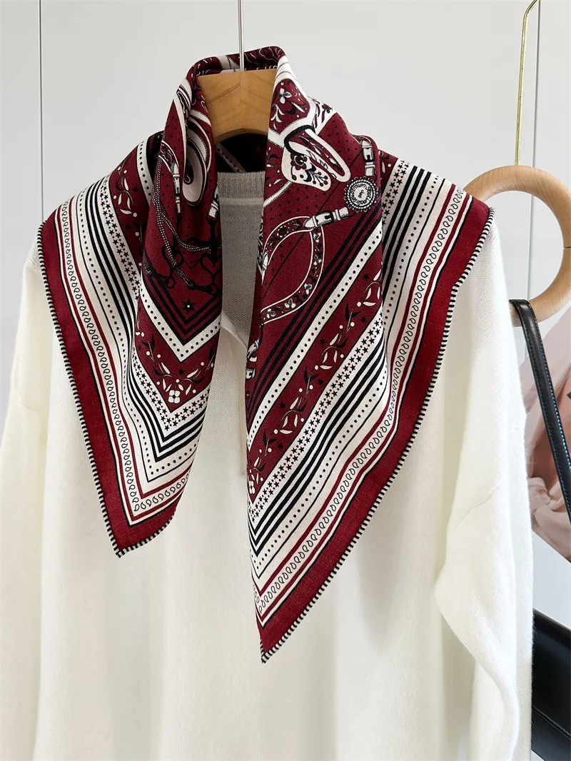 

Шарф с двусторонним принтом, роскошные зимние шали, шелковые шерстяные шарфы, квадратные теплые банданы, маленькая пашмина, 65 см, подарки для влюбленных