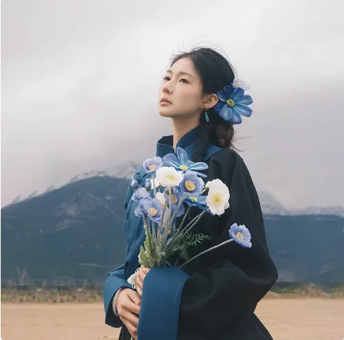 رداء Xizang الصيني التبتي للسيدات