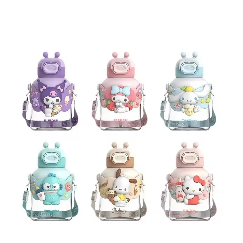 700ml Sanrio Kuromi Melody Hello Kitty Butelka na wodę Cinnamoroll Pochacco Student Cartoon Plastikowa butelka o dużej pojemności Kubek na napoje