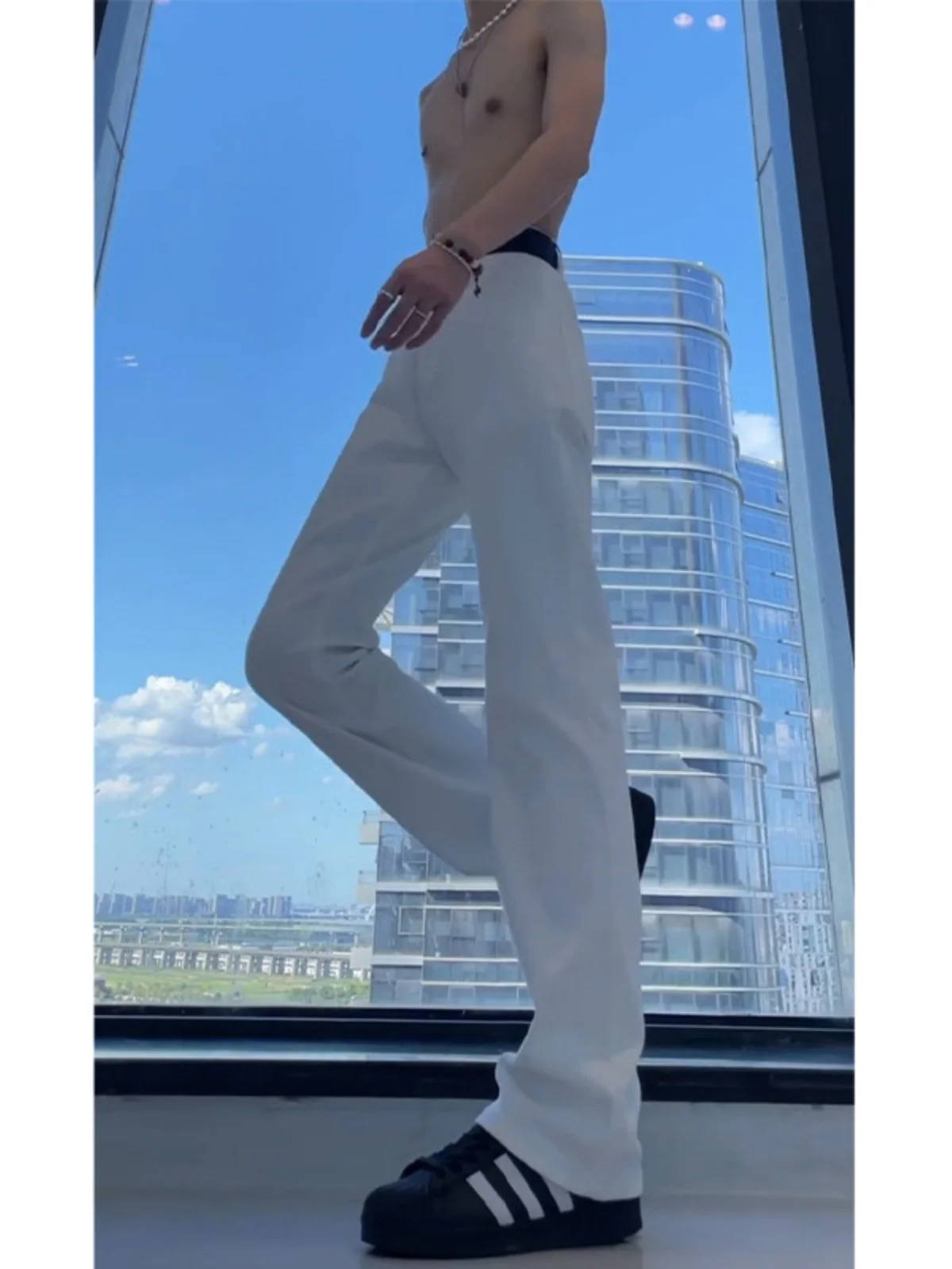 

Мужские джинсы Cleanfit белые, удлиненные, в американском уличном стиле, прямые, слегка расклешенные, молодежный тренд, из хлопкового денима