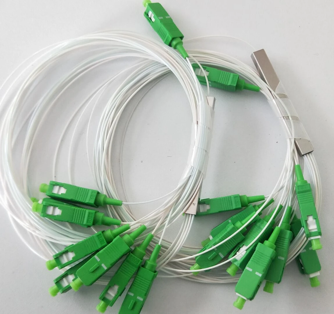 Волоконно-оптический сплиттер 1X2 1X4 1X8 1X16 1X32 PLC SC/APC SM 0,9 мм G657A1 PVC 1m FTTH