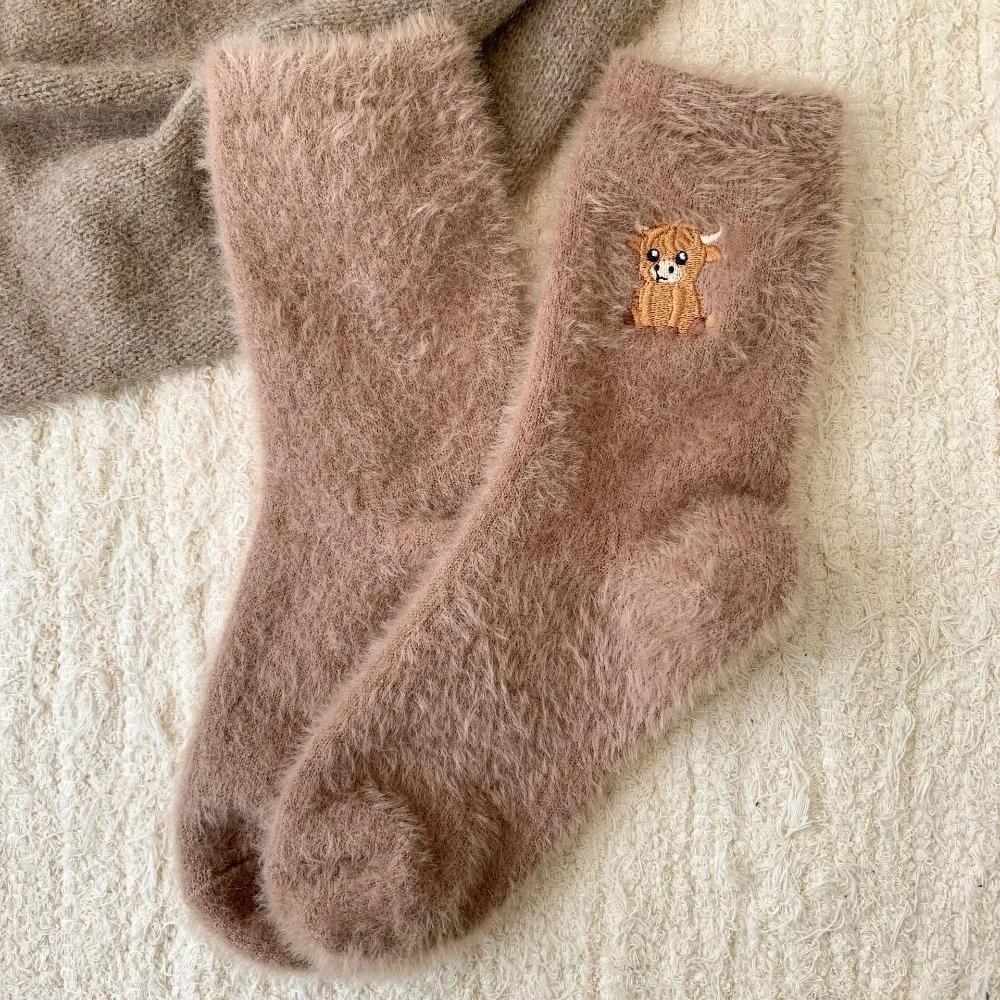 

Autumn Winter Warm Floor Socks Bowknot Embroidered Furry Socks Cartoon Fleece Thickened Mid-tube Stockings Women