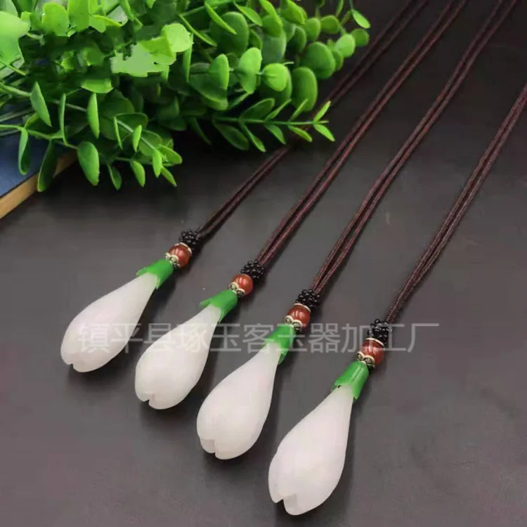

Factory wholesale Xinjiang gold jade white jade magnolia pendant sweater chain