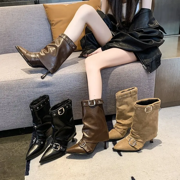 أحذية عالية الكعب مدببة ضيقة متوسطة الساق للنساء 2025 جديد الخريف والشتاء التراص الأحذية السراويل السوداء فارس الأحذية