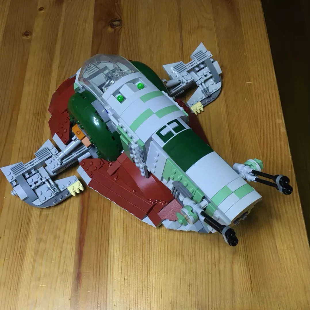 

1007PCS 20th Anniversary Edition Slave I Spaceship Building Blocks 6 Figures Construction Halloween，Christmas Gifts gifts