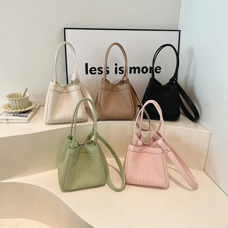 New Shoulder Handbag 2024 Fashionable Popular Wrinkle Bucket Bag Simplified Western Style Crossbody Bag Women Leather Handbags