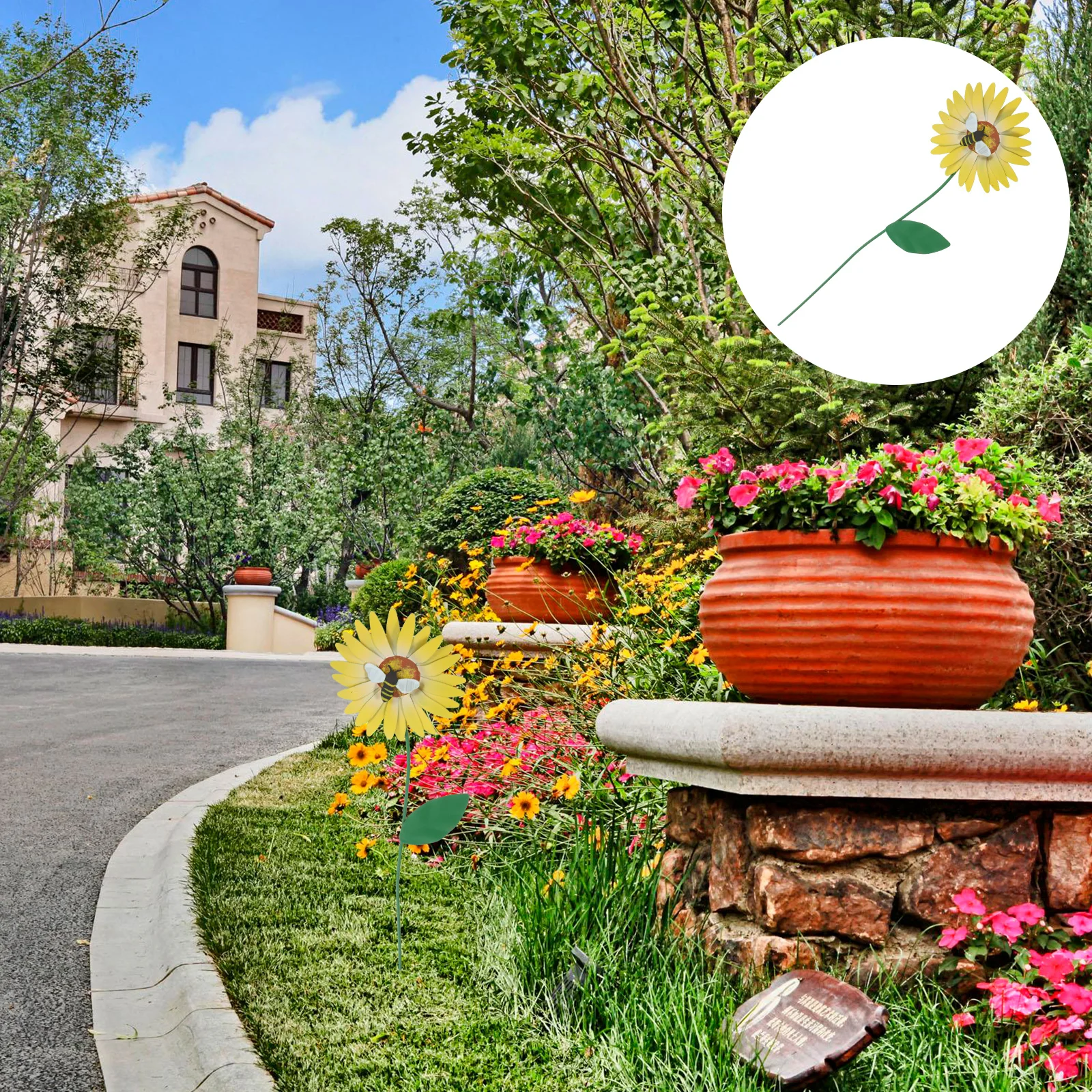 

1Pc Adorable Iron Art Flower Stake Decorative Garden Metal Craft Lawn Ornament Outdoor Inserted Decor