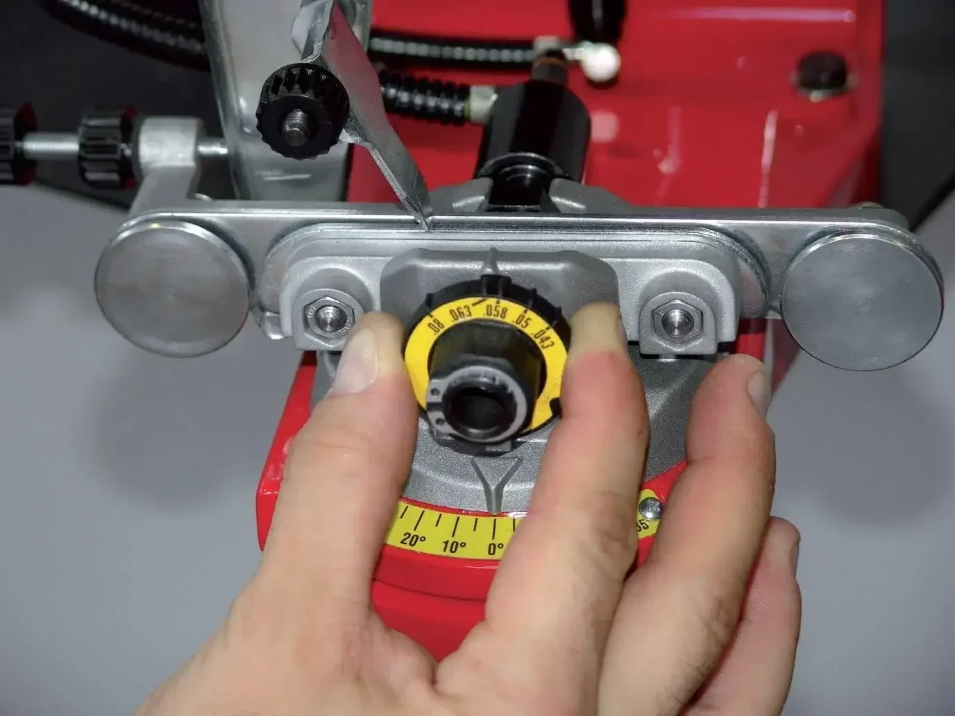 

Горячая распродажа: Гидравлическая цепная пила Super Jolly Chain Grinder с гидроусилителем, аналог Oregon 620-120