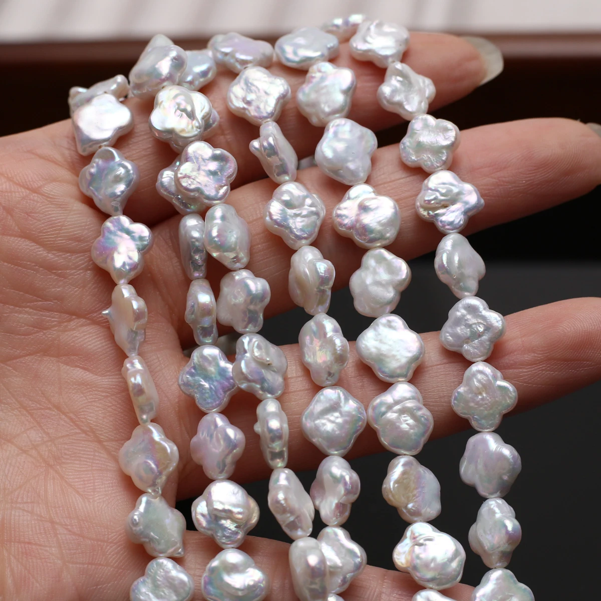 QSLLER Mutiara Barok Mutiara Air Tawar Alami Manik-manik Semanggi Empat Daun untuk Aksesori Pembuatan Perhiasan Kalung Pria Wanita DIY