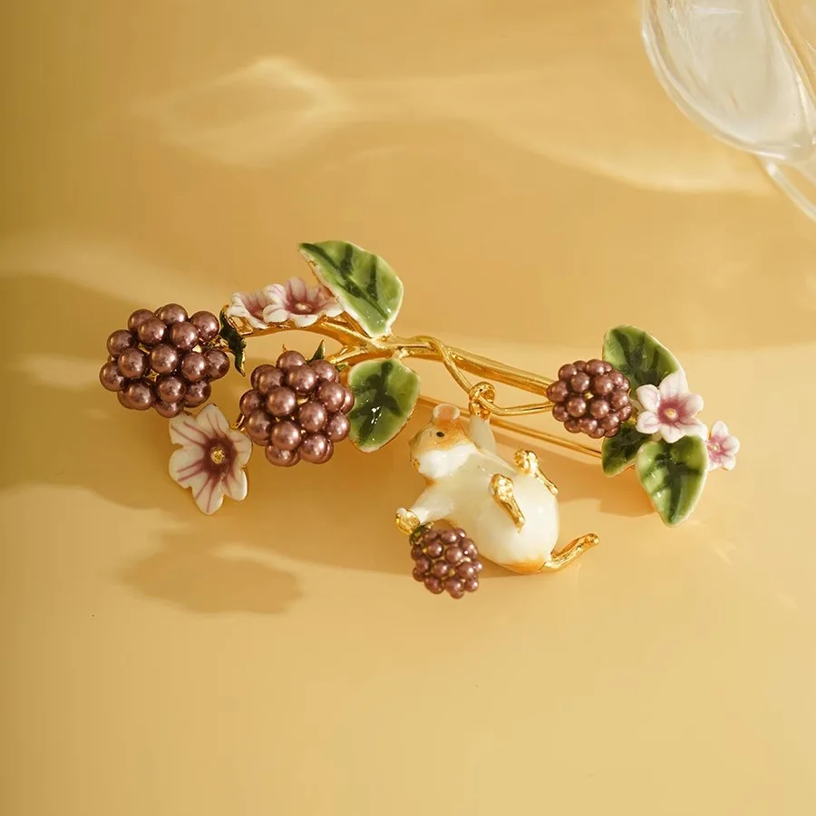 Chipmunk Raspberry Earrings Retro Niche Light Luxury Brooch Premium Sense Pin Enamel Epoxy Corsage Small Fragrant Wind Woman