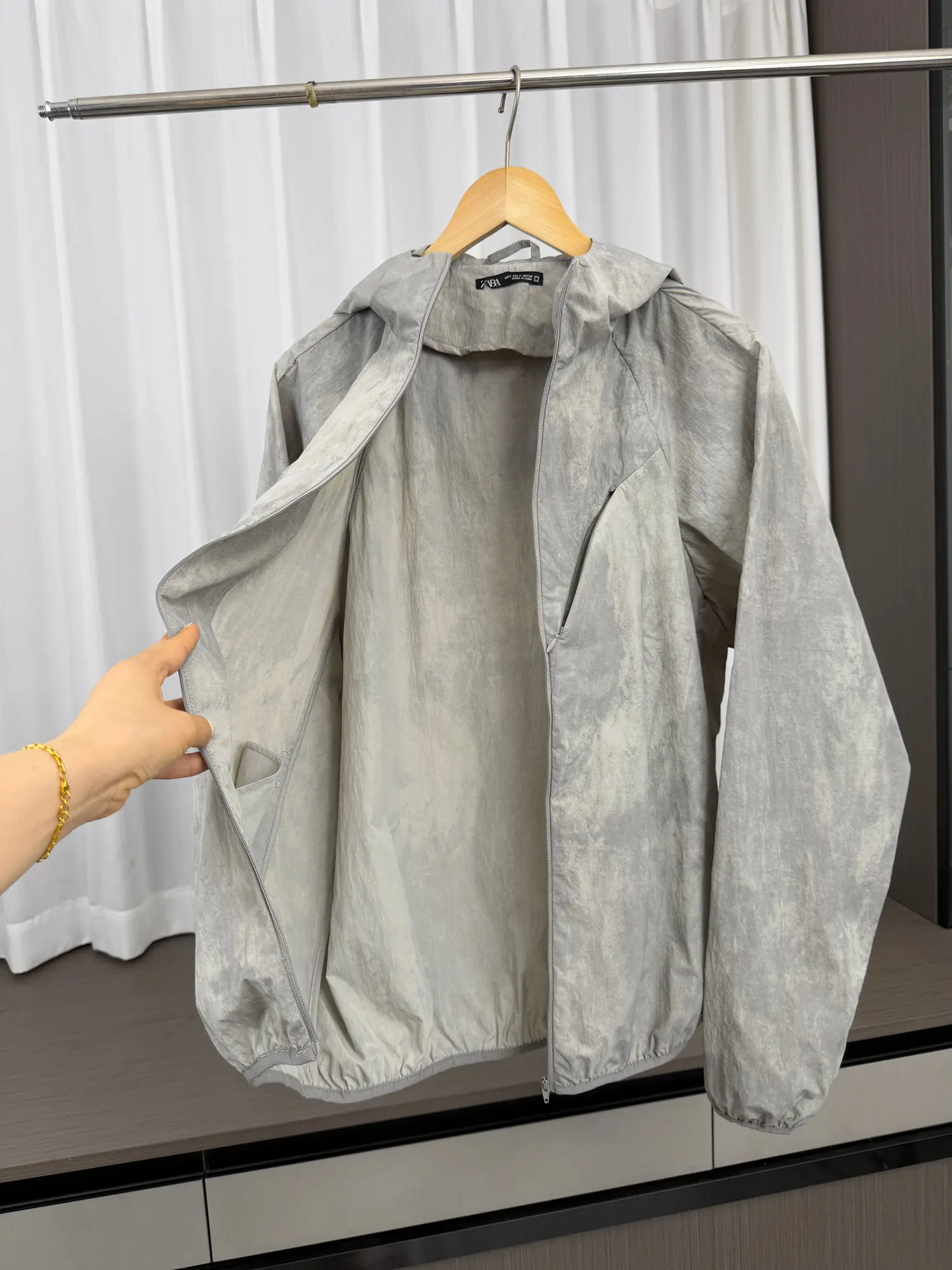 men's-summer-thin-breathable-casual-uv-protection-jacket-zipper-closure-long-sleeve-hooded-printed-tie-dye-stone-pattern
