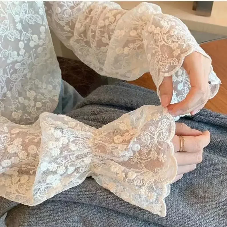 Kanten overhemd voor dames Nieuwe lente- en herfstmeshoverhemden Blouse met kanten kraag en dieptepunt met lange mouwen