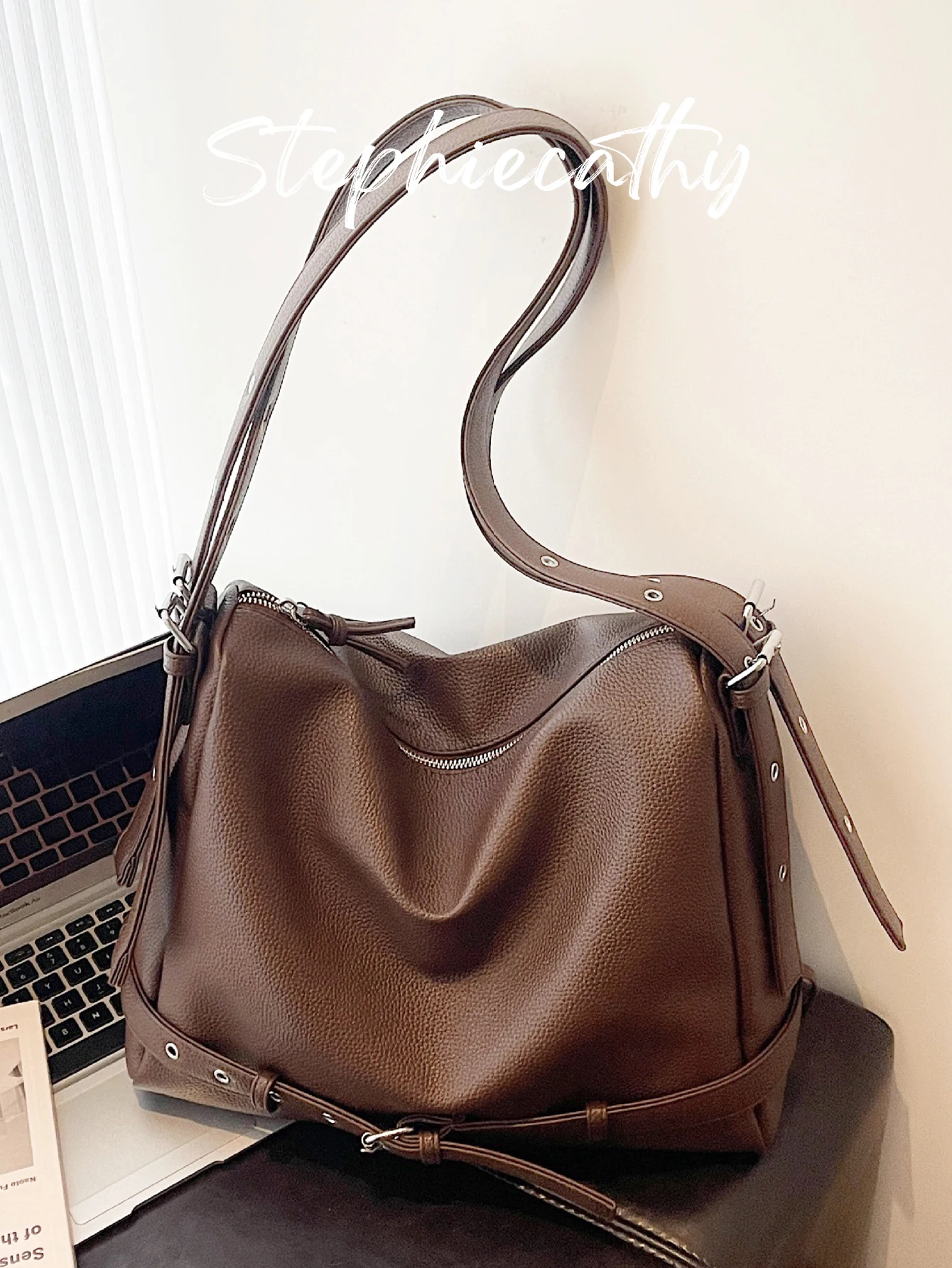 

SC Женская уличная модная сумка через плечо с напуском из мягкой мытой искусственной кожи с люверсами и поясом, крутая большая сумка через плечо