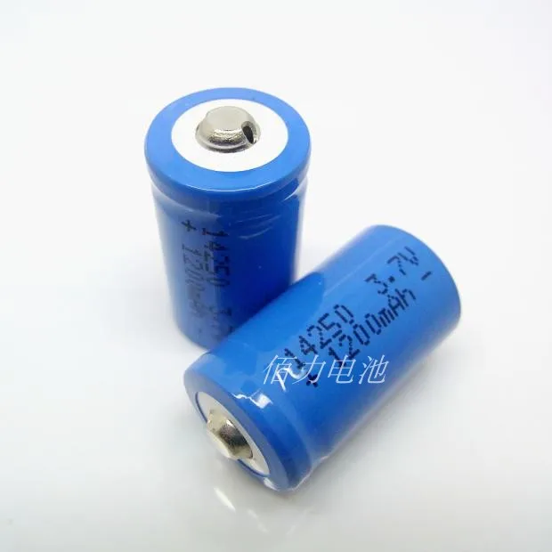 Batterie Rechargeable 14250 / CR2 3.7V Li-ion Avec Chargeur - Pour