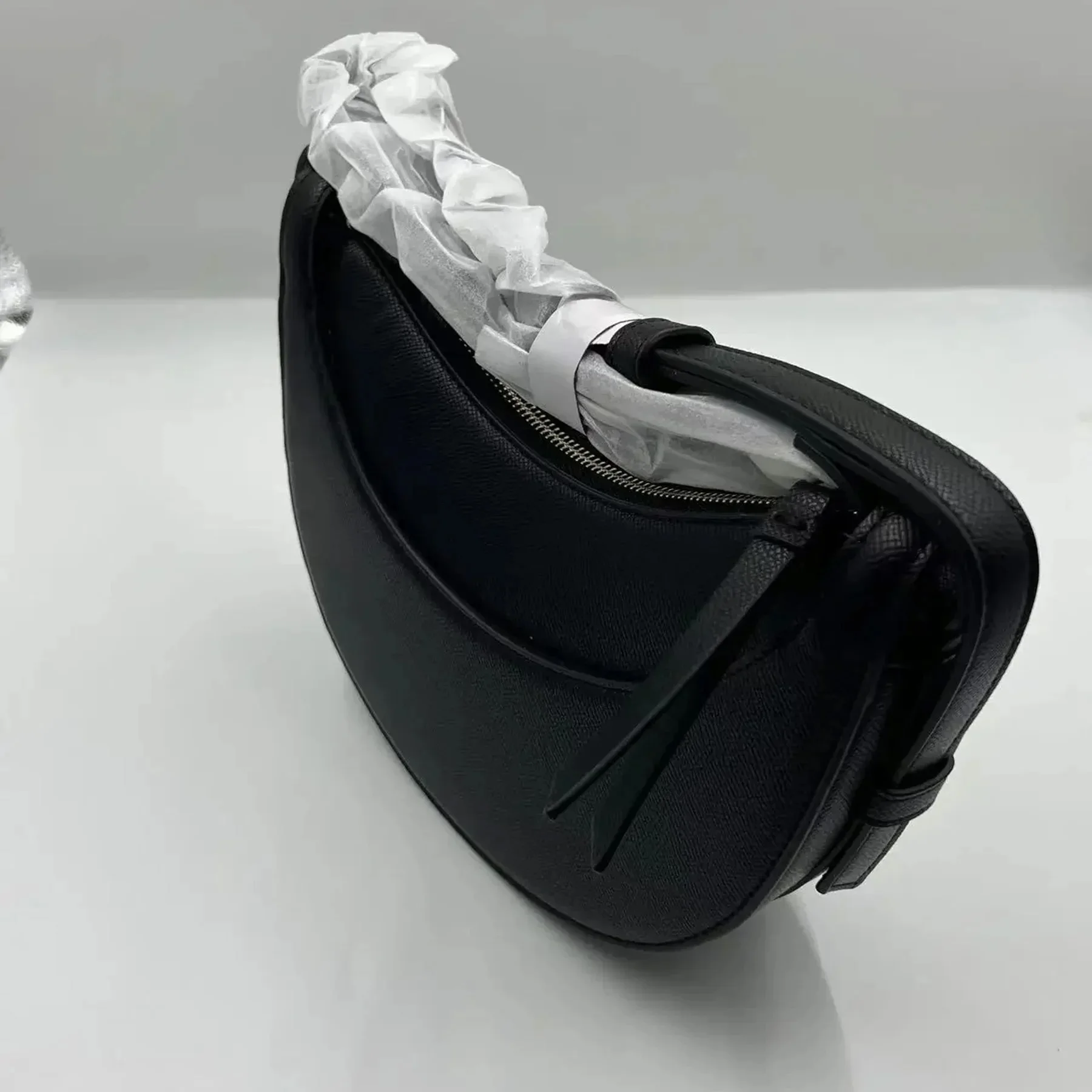 

2025 New Fashion Women Storage Bag Casual Outdoor Retro Ladies Crescent-shaped Bag Luxurious Design PU Leather Crossbody Bag